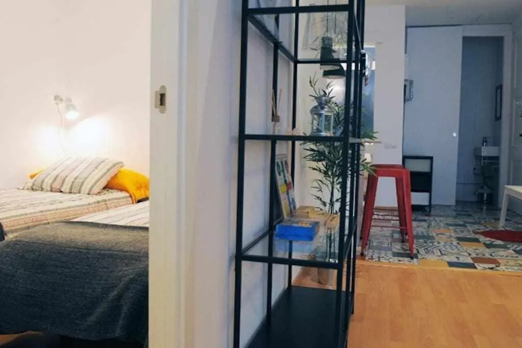 Calm Modern Apartment Barcelona