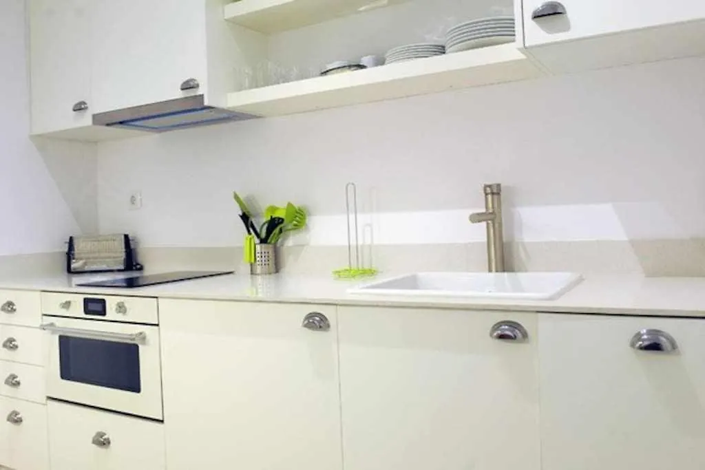 Calm Modern Apartment Barcelona
